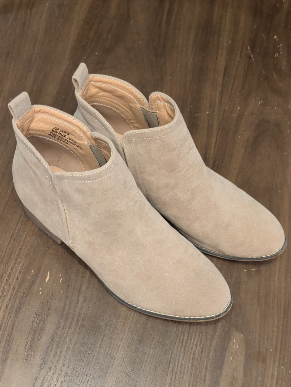 A Rider Girl Beige Faux-Suede Booties, 1.25" Leather Heal, Sz 9